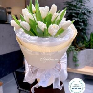 Bó hoa tulip trắng đẹp ở Hà Nội